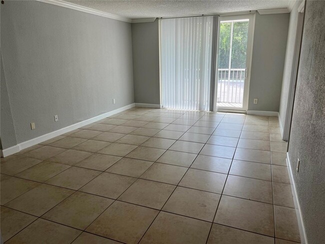 2610 Coconut Bay Ln, Unit 715 in Sarasota, FL - Foto de edificio - Building Photo