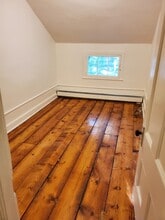 156 Lander St, Unit 2 in Newburgh, NY - Foto de edificio - Building Photo