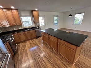 Room in House on Oak Park Rd in Raleigh, NC - Building Photo - Building Photo