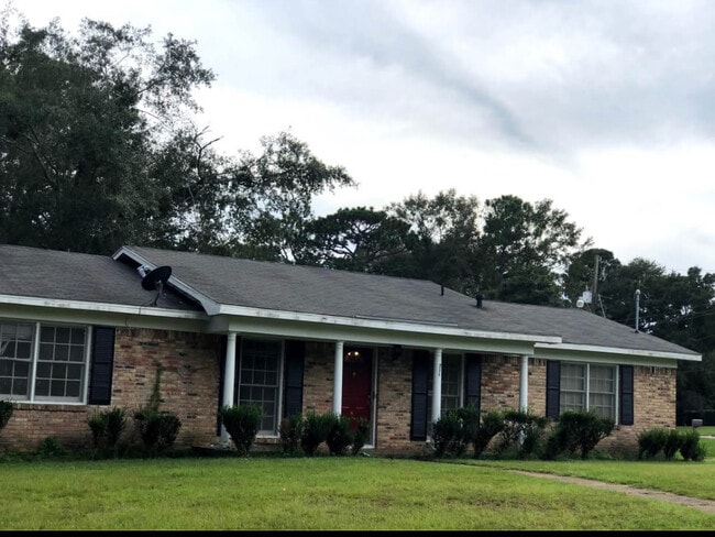 property at 790 Kimberlin Dr N