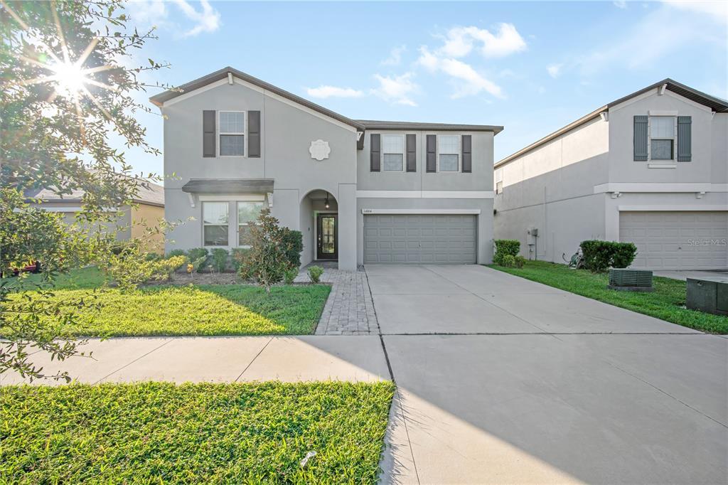 14704 Scottburgh Glen Dr in Wimauma, FL - Building Photo