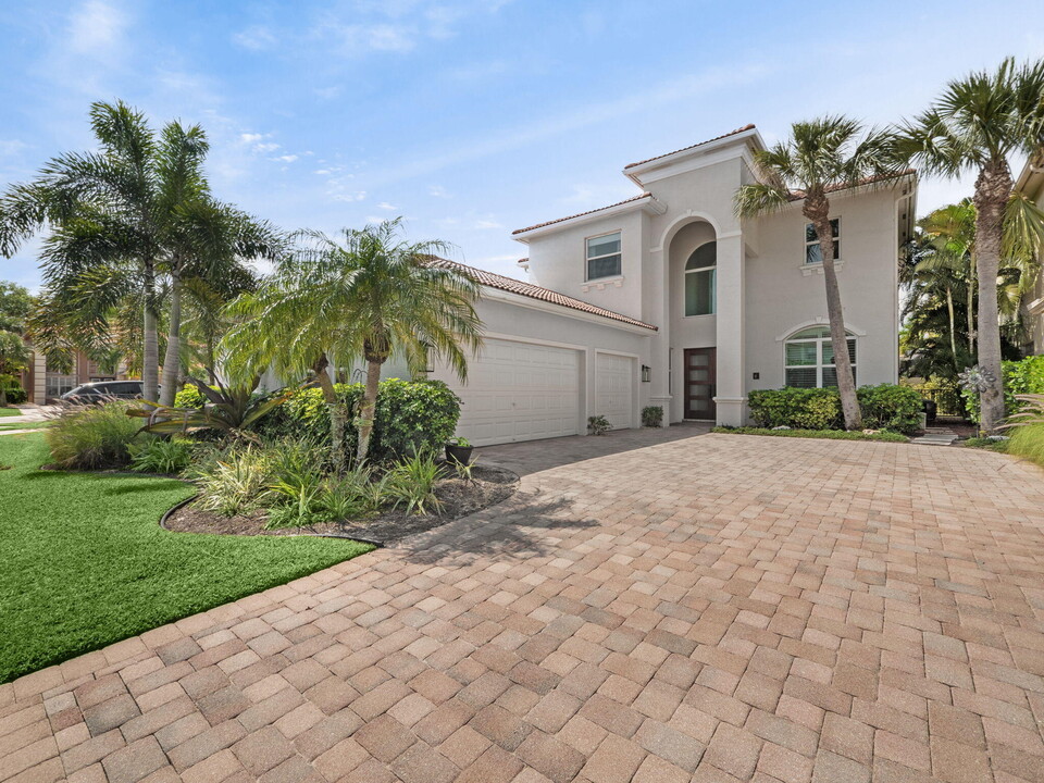 103 Via Escobar Way in Palm Beach Gardens, FL - Building Photo