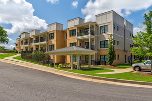 Silver Lakes Apartments