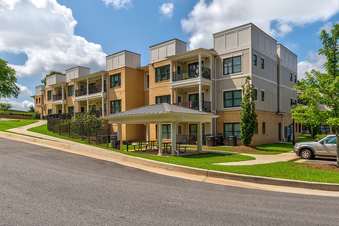 Silver Lakes in Madison, GA - Building Photo