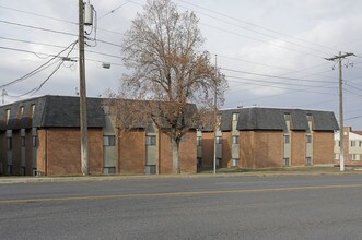 Pine View Apartments in Logan, UT - Building Photo - Building Photo