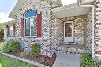 647 S Meteor Ave in Springfield, MO - Foto de edificio - Building Photo