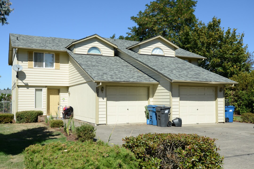 Fircrest Village in Stayton, OR - Building Photo