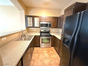924 Nevada Sky St in Las Vegas, NV - Building Photo - Building Photo