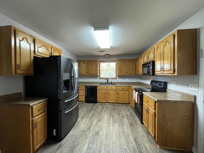 102 S Gala Ct in Bonaire, GA - Building Photo - Building Photo