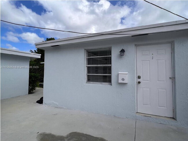 property at 2623 SW 17th St