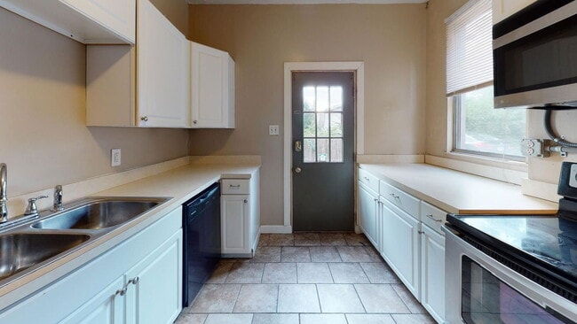 2305 Rohs St in Cincinnati, OH - Building Photo - Building Photo