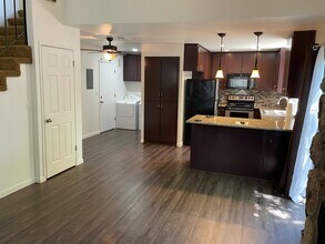 2631-2631 V St in Sacramento, CA - Building Photo - Building Photo