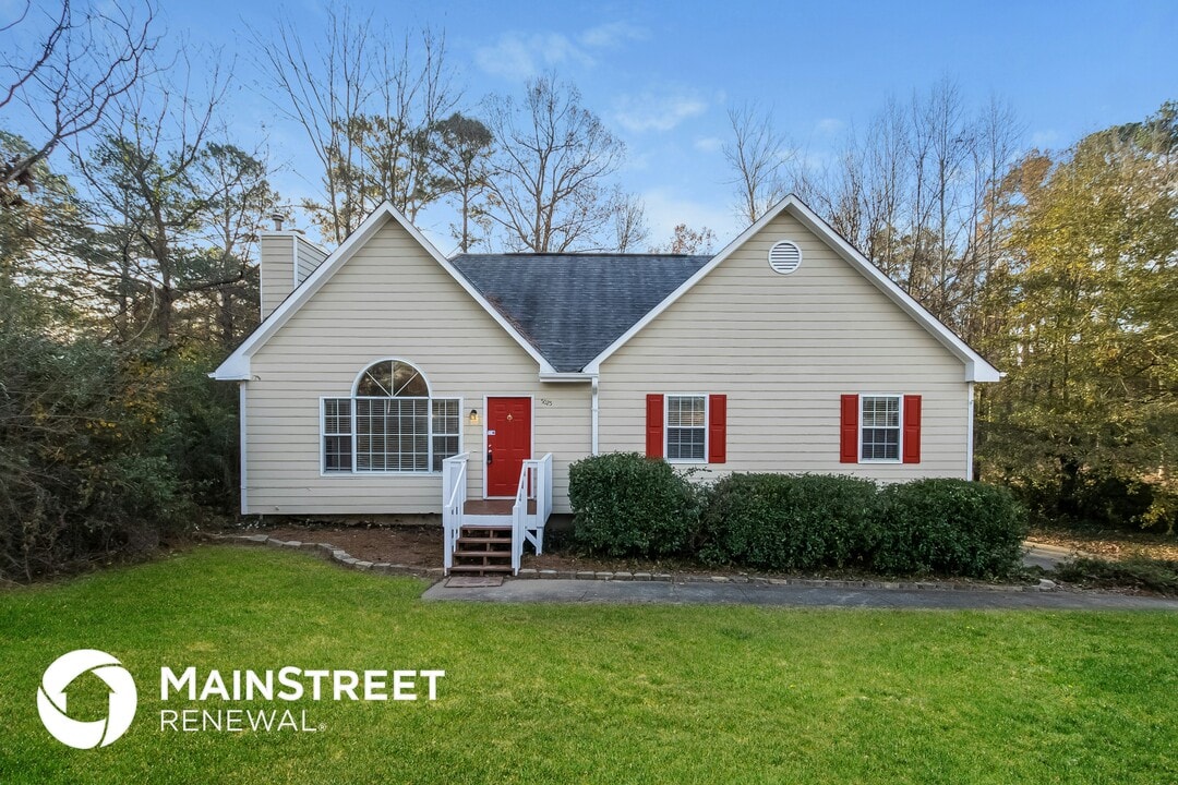 5025 Lucille Ave NW in Acworth, GA - Building Photo