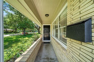808 Carol St in Bellaire, TX - Building Photo - Building Photo
