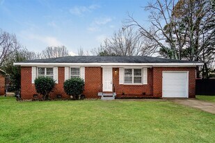 2719 Oaktree Ln NW in Huntsville, AL - Building Photo