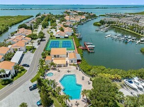 8714 Cove Ct in Tampa, FL - Building Photo - Building Photo