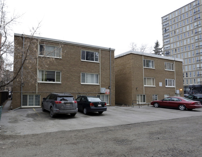 DuBarry apartments in Calgary, AB - Building Photo - Building Photo