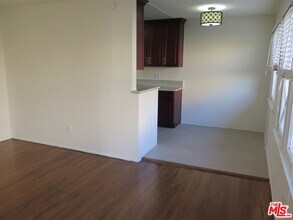 833 N Kingsley Dr in Los Angeles, CA - Foto de edificio - Building Photo