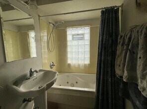 W158N9026 Charles Dr in Menomonee Falls, WI - Building Photo - Building Photo