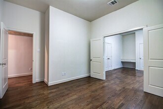 2210 Hutchins St in Houston, TX - Building Photo - Building Photo