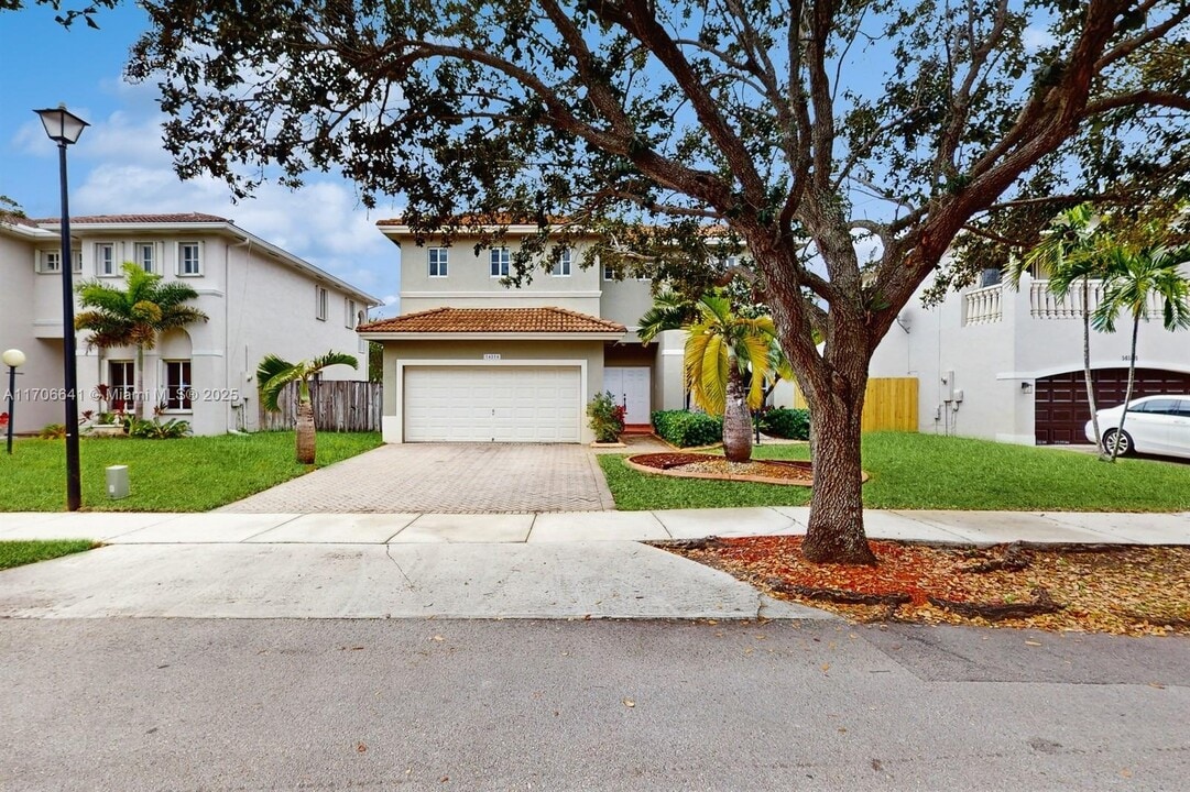 14214 SW 129th Path in Miami, FL - Building Photo