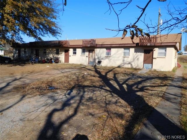 6 S A St in Mcalester, OK - Building Photo