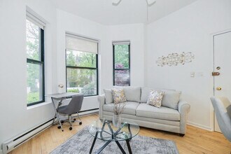 2544 N Burling St in Chicago, IL - Foto de edificio - Building Photo