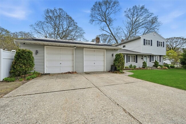 38 Ormond Ave in Selden, NY - Building Photo - Building Photo