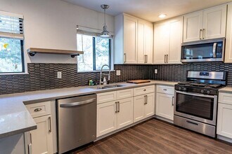 7006 Bill Hughes Rd in Austin, TX - Building Photo - Building Photo