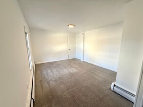 54 4th St in Waterford, NY - Building Photo - Building Photo