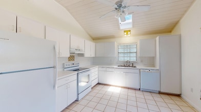 29720 Journeys End Rd in Big Pine Key, FL - Building Photo - Building Photo