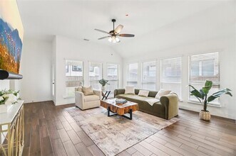 1236 Arrowwood Dr in Krugerville, TX - Foto de edificio - Building Photo