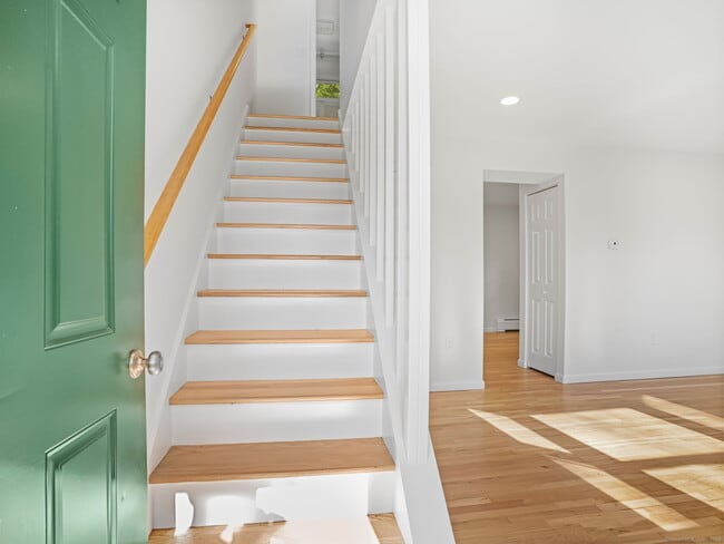 240 Sunnyridge Ave in Fairfield, CT - Building Photo - Building Photo