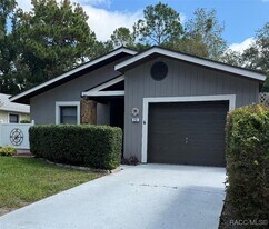 23 Dogwood Dr in Homosassa, FL - Building Photo