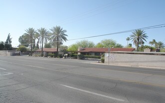 Desert Club Apartments in Tucson, AZ - Foto de edificio - Building Photo