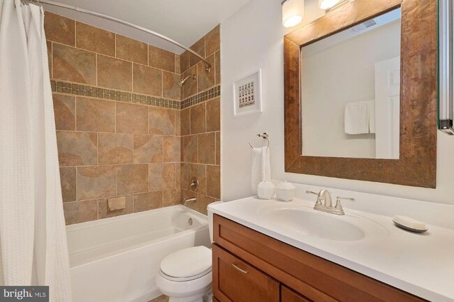 730 11th St NE, Unit 204 in Washington, DC - Building Photo - Building Photo