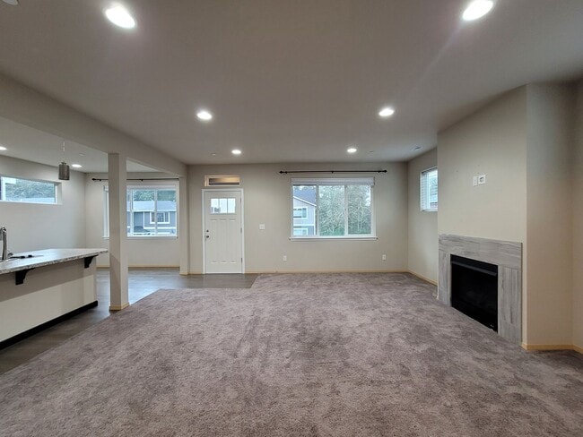 2432 Seringa Ave in Bremerton, WA - Building Photo - Building Photo