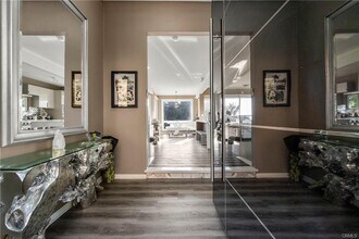 1737 Sunset Plaza Dr in Los Angeles, CA - Building Photo - Building Photo