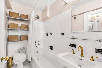 299 W 12th St in New York, NY - Building Photo - Building Photo