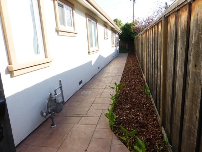 6972 Chiala Ln in San Jose, CA - Building Photo - Building Photo
