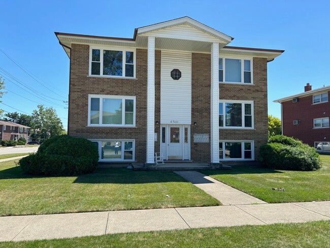 property at 4501 Sunnyside Ave