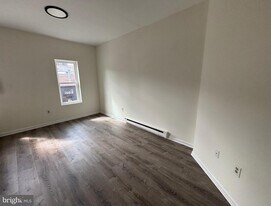 444 Bridge St in Phoenixville, PA - Building Photo