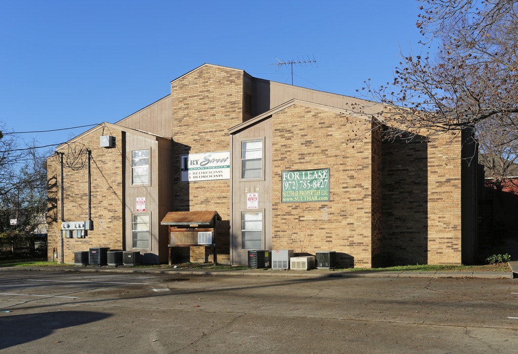 Fry Street Apartments Denton, TX Apartments