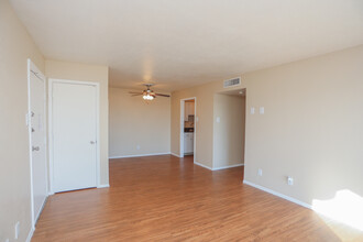 Vista Park Apartments in Dallas, TX - Building Photo - Interior Photo