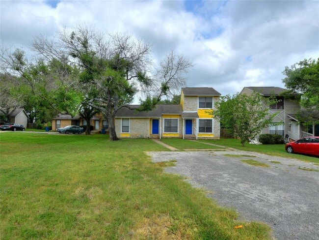 116 Hillside Dr in Elgin, TX - Building Photo - Building Photo