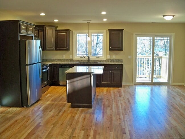 404 Main St in Wallingford, CT - Building Photo - Building Photo