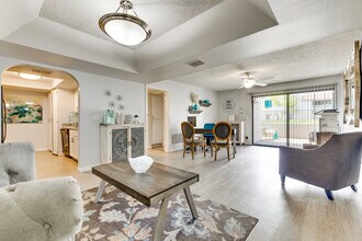 Shadow Ridge Apartments in Scottsdale, AZ - Building Photo - Interior Photo