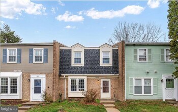 5822 Burke Manor Ct in Burke, VA - Building Photo - Building Photo