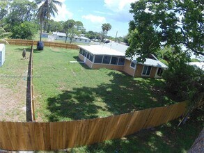 2425 Mohawk Ave in Fort Pierce, FL - Building Photo - Building Photo