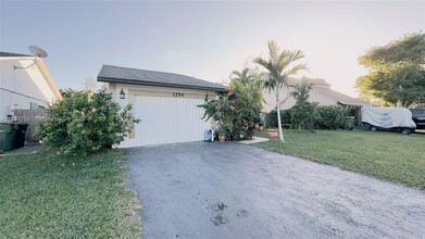 1254 N Fieldlark Ln in Homestead, FL - Building Photo - Building Photo